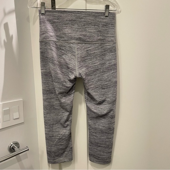 lululemon Wunder Under High-Rise Crop 21” - Picture 2 of 6